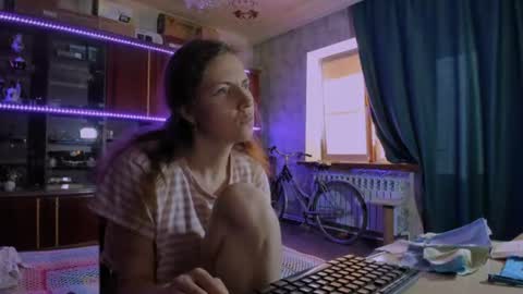Ella online show from July 13, 2:20 pm