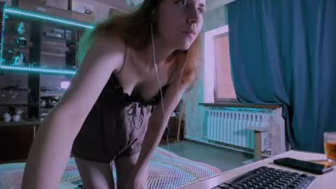 Ella online show from July 19, 9:01 am