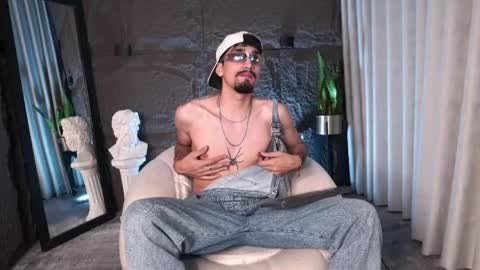 pablo online show from April 23, 5:15 am