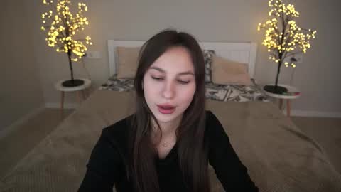 Paige online show from October 10, 2:12 pm