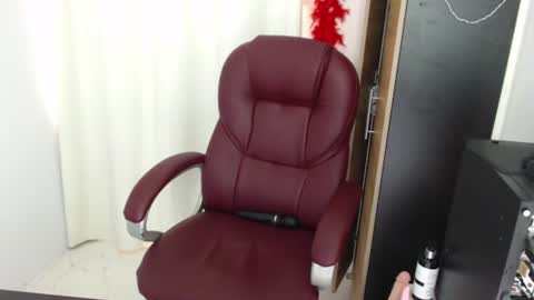 paiperhalliwey online show from June 22, 4:47 pm