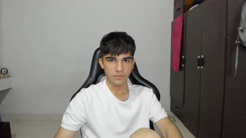 Snapshot of pakun_ chatting on December 4, 11:41 pm pakun_ online show from December 4, 11:41 pm