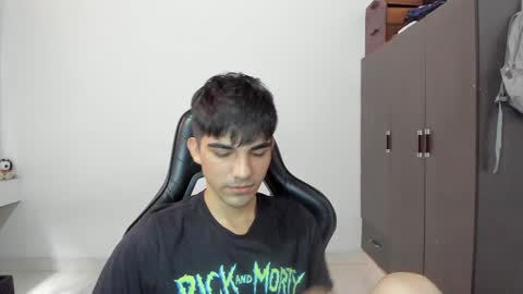 Snapshot of pakun_ chatting on December 6, 3:28 pm pakun_ online show from December 6, 3:28 pm