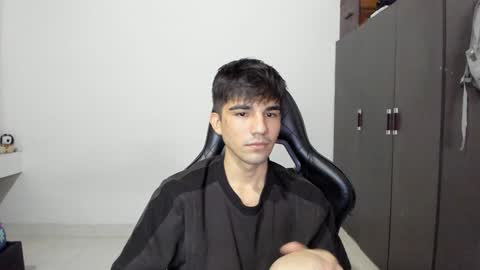 Snapshot of pakun_ chatting on December 7, 12:25 am pakun_ online show from December 7, 12:25 am