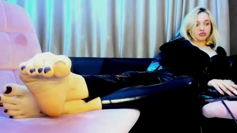 Snapshot of palmer_haze chatting on February 25, 11:59 pm palmer_haze online show from February 25, 11:59 pm