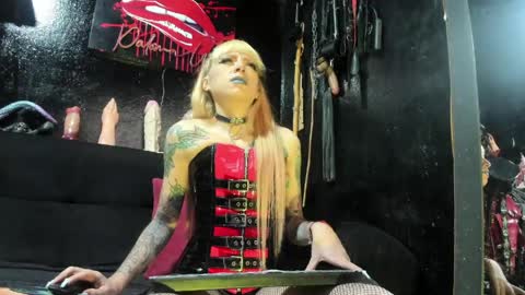 Paloma online show from May 1, 11:10 pm