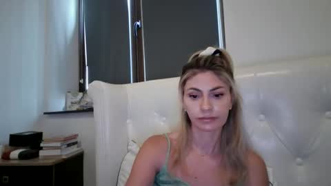 Pamela051087 online show from June 11, 2:59 pm