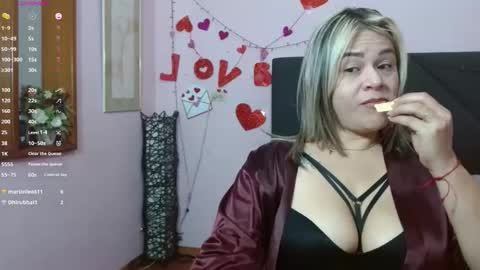 pamela_echeverria online show from June 9, 12:38 pm