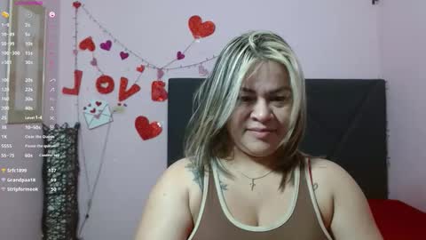 pamela_echeverria online show from June 3, 11:13 am