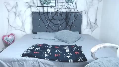 Snapshot of pamela_jones7 chatting on October 15, 4:27 am Pamela Jones online show from October 15, 4:27 am