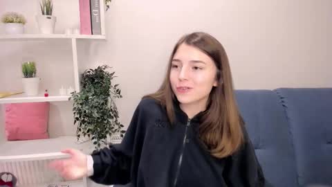 Snapshot of pamilarakestraw chatting on September 18, 6:45 pm daniella online show from September 18, 6:45 pm