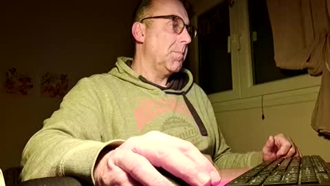 pansak1973 online show from February 23, 5:29 pm