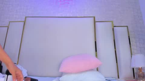 Paola  online show from April 28, 11:58 am