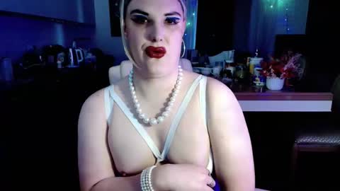 Sarina Williams online show from May 3, 11:49 am