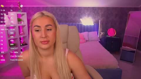 Lia online show from April 27, 3:20 pm