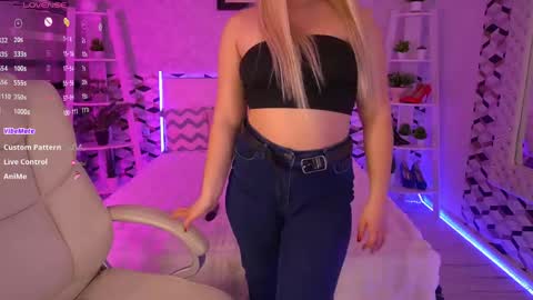 Lia online show from May 2, 1:50 pm