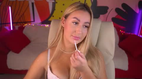 Lia online show from October 18, 8:40 am