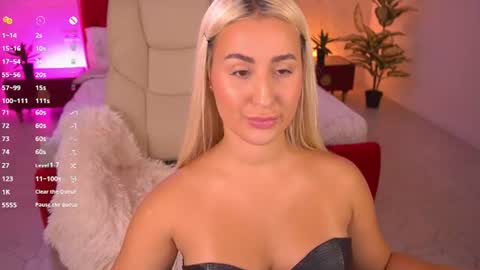 Lia online show from July 25, 3:10 pm