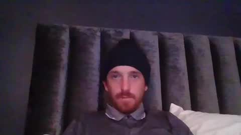 papi_chul0420 online show from March 3, 1:42 am