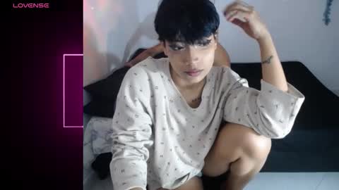 papi_mami_live_ online show from November 19, 2:44 am