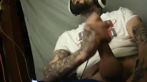 papiqfue online show from January 8, 6:52 pm