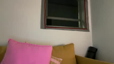paprika_555 online show from June 21, 7:37 am