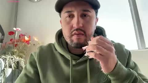 paprika_555 online show from May 8, 3:23 am