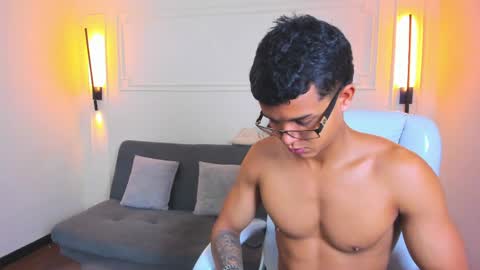 Ryan And Casper online show from May 2, 3:07 pm