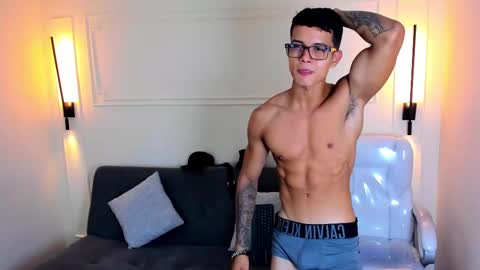 Snapshot of paradise_boy_s chatting on September 29, 10:53 pm Ryan And Casper online show from September 29, 10:53 pm