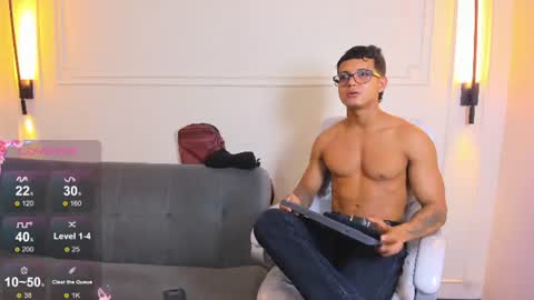 Ryan And Casper online show from June 17, 1:38 pm
