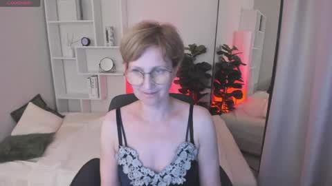 Paris online show from June 7, 4:50 am