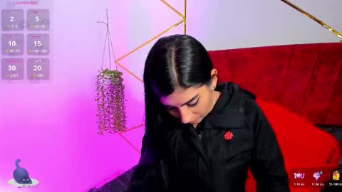 paris_evans_01 online show from December 15, 12:34 pm