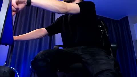 Paris online show from March 4, 1:02 am