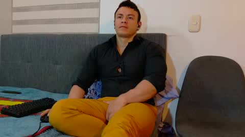 Snapshot of paris_mark chatting on October 19, 6:40 am Mark Paris online show from October 19, 6:40 am