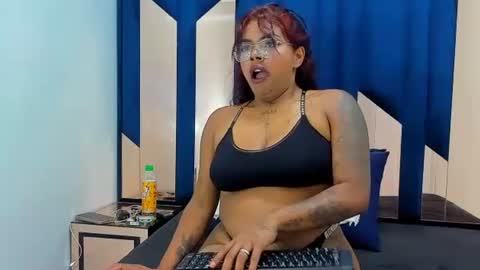 Snapshot of parisbustamante_rs chatting on September 19, 5:22 am ParisBustamante rs online show from September 19, 5:22 am