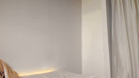 connie online show from January 3, 12:00 am