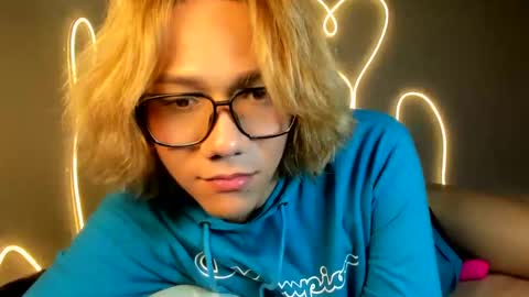 connie online show from December 11, 9:45 pm