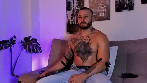 parker lavine online show from July 25, 2:31 am
