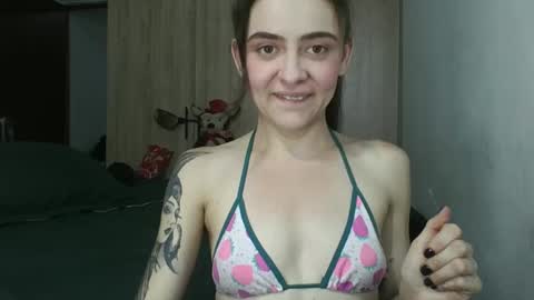Snapshot of passion_fruit01 chatting on September 18, 1:31 am passion_fruit01 online show from September 18, 1:31 am
