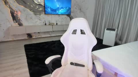 Patricia online show from July 7, 2:02 am