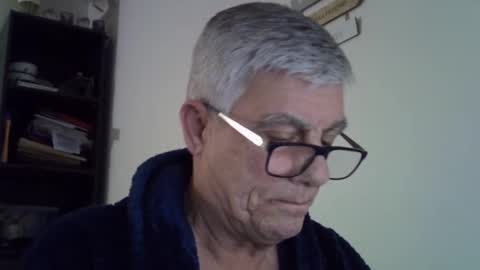 Snapshot of patrick5275 chatting on March 5, 8:21 pm patrick5275 online show from March 5, 8:21 pm