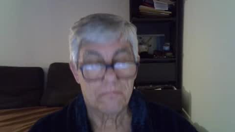 Snapshot of patrick5275 chatting on February 6, 7:02 am patrick5275 online show from February 6, 7:02 am