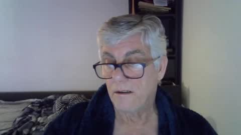 Snapshot of patrick5275 chatting on February 22, 9:37 pm patrick5275 online show from February 22, 9:37 pm