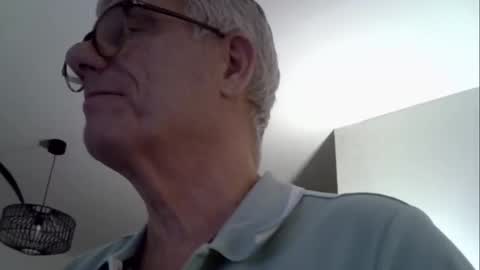 Snapshot of patrick5275 chatting on October 20, 10:15 pm patrick5275 online show from October 20, 10:15 pm