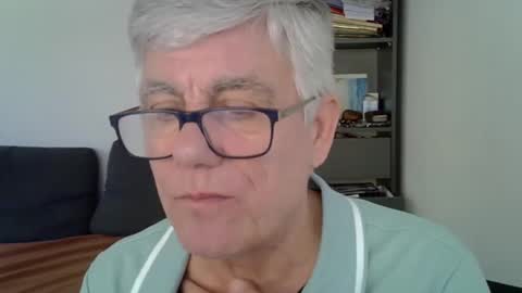 Snapshot of patrick5275 chatting on February 6, 10:04 am patrick5275 online show from February 6, 10:04 am