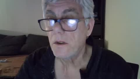 Snapshot of patrick5275 chatting on February 12, 10:48 pm patrick5275 online show from February 12, 10:48 pm