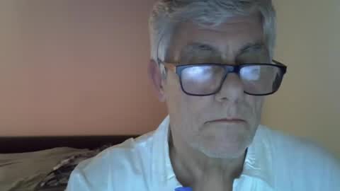 Snapshot of patrick5275 chatting on February 18, 8:58 pm patrick5275 online show from February 18, 8:58 pm