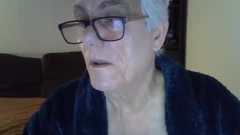 Snapshot of patrick5275 chatting on February 20, 7:01 am patrick5275 online show from February 20, 7:01 am