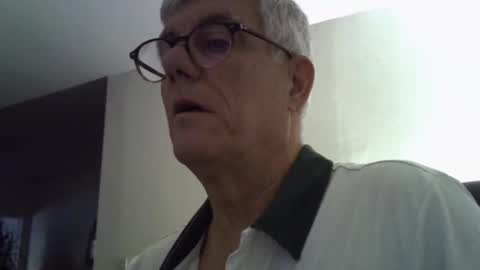 Snapshot of patrick5275 chatting on October 12, 6:39 am patrick5275 online show from October 12, 6:39 am