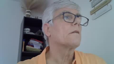 Snapshot of patrick5275 chatting on February 23, 3:40 pm patrick5275 online show from February 23, 3:40 pm